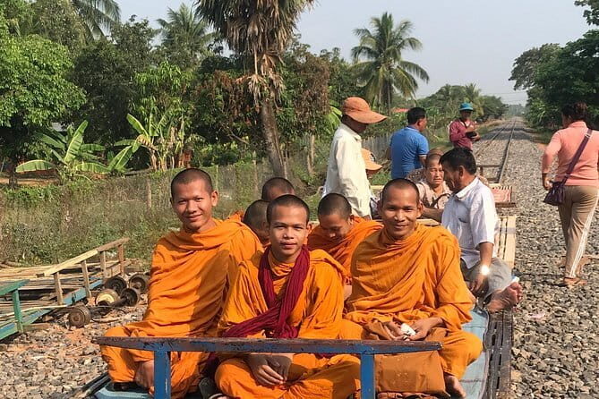 1 day special Tour: Angkor Wat,Bayon,Ta Prohm, Bantey srei and Beng Mealea - Angkor Thom: gates, then the Asura-and-Buddha moment