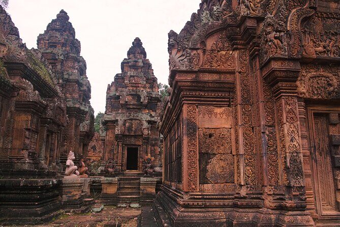 13 Days Private Tour to Cambodia, Angkor Wat and Vietnam - Banteay Srei plus Preah Khan and Kampong Phluk: carvings and village life