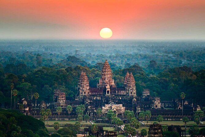 13 Days Private Tour to Cambodia, Angkor Wat and Vietnam - Hanoi’s old quarter on foot plus museums that sharpen context