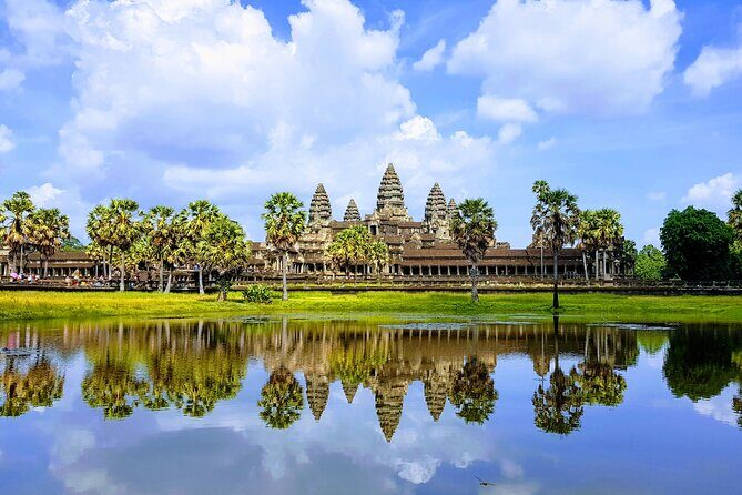 1day private tour to all majestic Temples in Angkor and Sunset - Angkor Thom’s core zone: Victory Gate, Bayon, Baphuon, and Phimeanakas