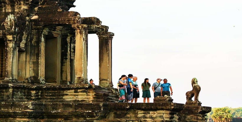 2-Day: Angkor Temple Treasures and Unique Floating Lifestyle - Day 1: South Gate, Bayon, the Terrace of the Elephants, and Bakheng sunset