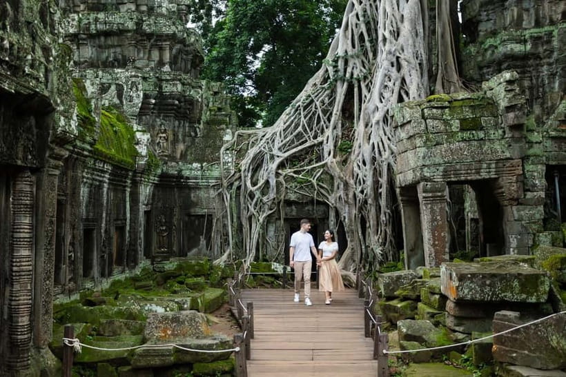 2-Day Angkor Wat, Kulen Mountain, Beng Mealea and Tonle Sap - Angkor Thom highlights: Bayon faces, Elephant Terrace, Leper King