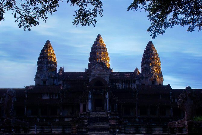 2-Day Angkor Wat Tour - Tonle Sap and Kampong Phluk sunset: the change of scenery you need