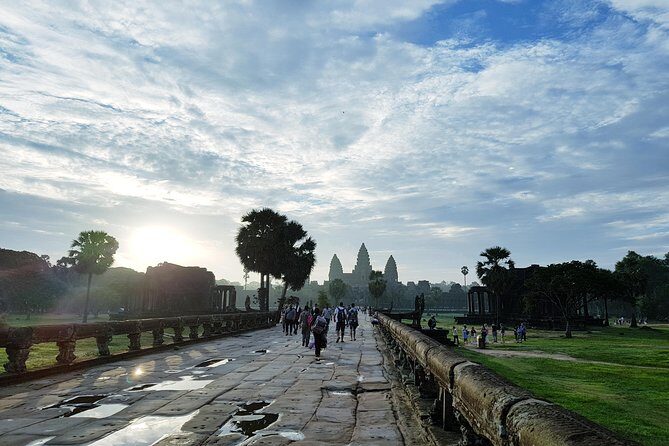 2 Day private tour: Small tour, Big tour, sunrise and sunset,floating village. - Day 2 starts at 4:45 am: sunrise at Angkor Wat, then Preah Khan and Tonle Sap
