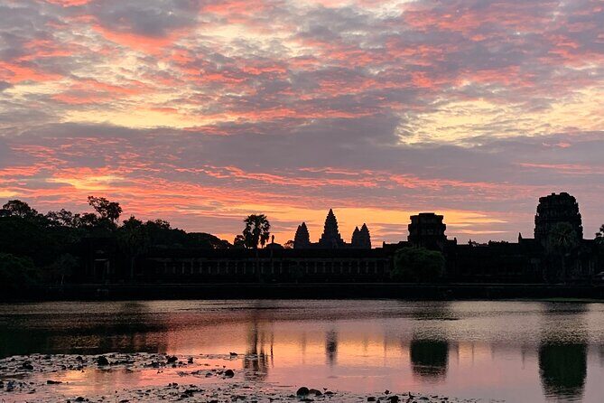 2 Days Angkor temples with Sunrise & Sunset - Day 2 starts with Angkor Wat again, but with a different purpose