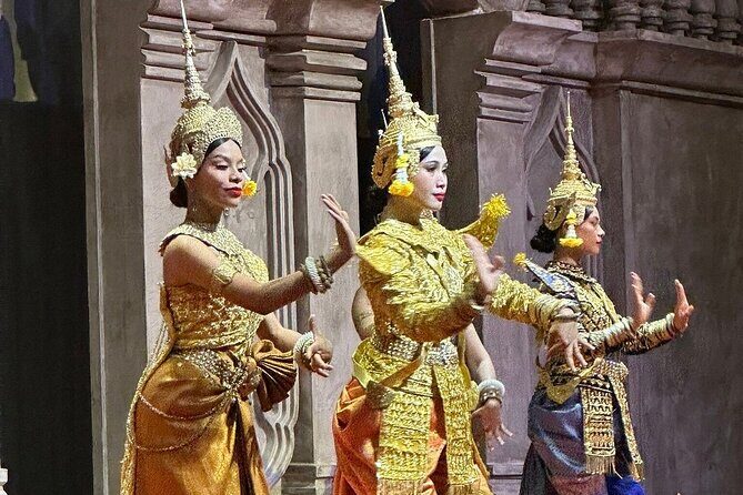 2 Days Tour in Siem Reap including Lunch, Dinner & Apsara Show - Bayon Temple: The Faces and the Story Flow