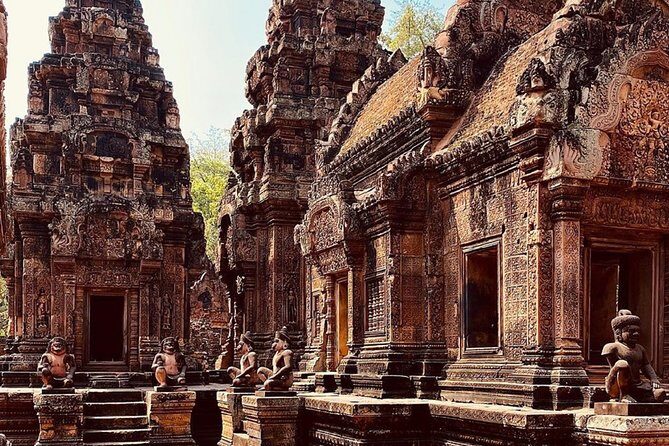 2-Days Tour (The Best Historical of Khmer Empire) - Day 2: Angkor Wat and Ta Prohm in the Same Breath