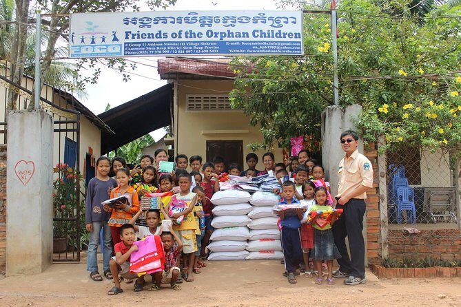 3-D Angkor Temples With One Sunrise - Beyond temples: market time, Killing Fields museum, and artisan stops