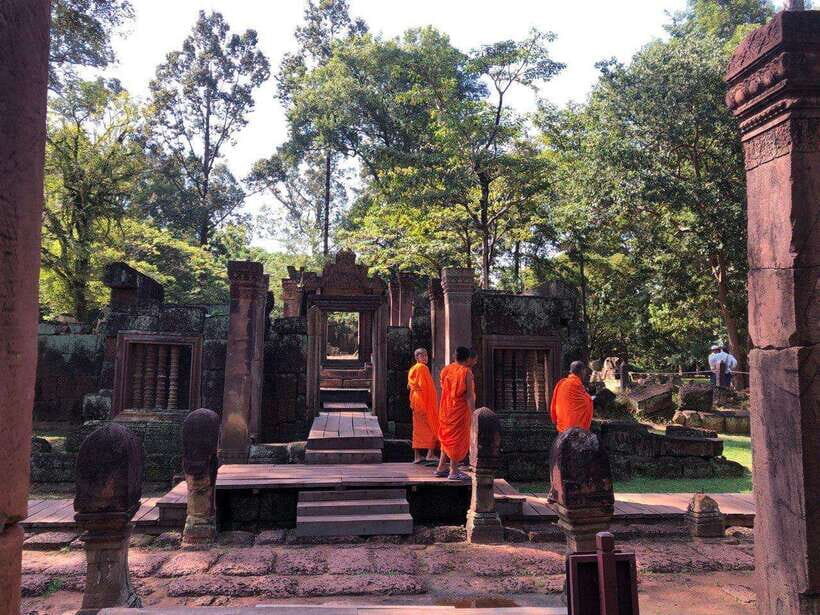 3-Day Exploring Angkor Wat & Siem Reap Highlights Tour. - Day 2: Banteay Srei’s carvings and Phnom Kulen’s sacred nature