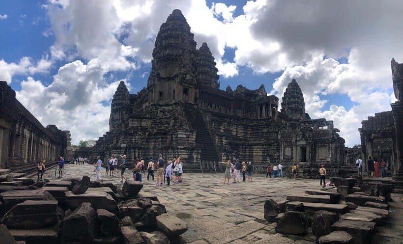 3-Day Exploring Angkor Wat & Siem Reap Highlights Tour. - Day 3: Kompong Phluk on Tonle Sap, then Wat Thmei