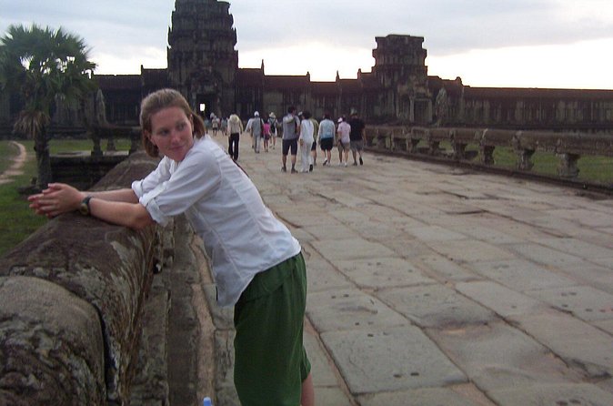 4-Day Cambodia Highlights Tour from Phnom Penh with Angkor Wat - Day 4 in Siem Reap: airport transfer without drama