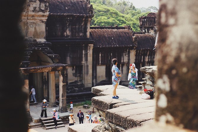 4-Day Cambodia Highlights Tour from Phnom Penh with Angkor Wat - Small group, real private pacing, and the role of the guide