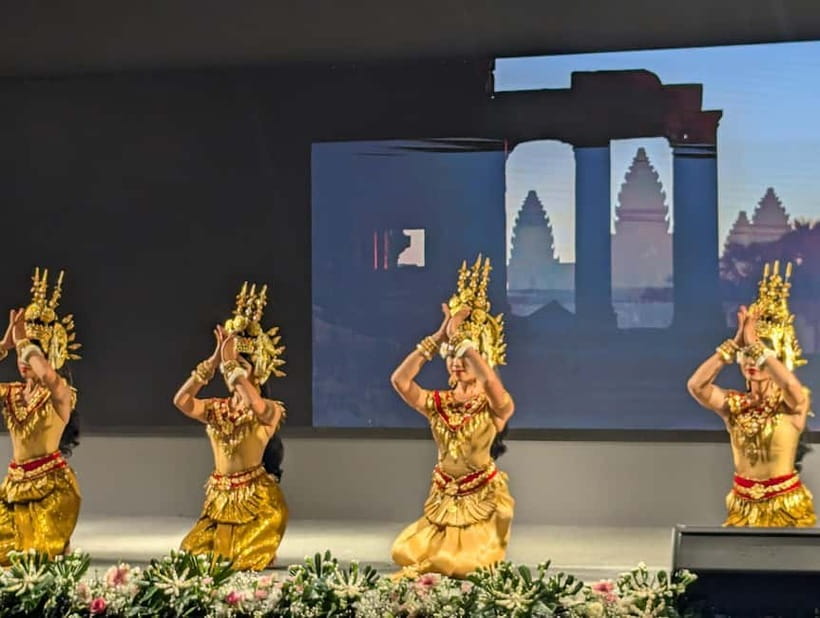 A Night To Remember: Apsara Dance Show with Buffet Dinner - Tuk-tuk pickup and the easy start before dinner