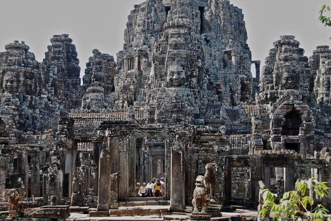 Amazing full day TUKTUK tour - Banteay Kdei and the walk toward Angkor Wat at golden hour