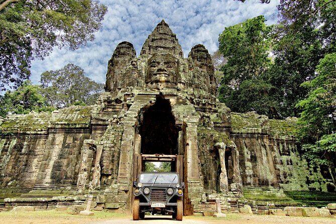 Angkor Explorer by Cambodiajeep - Angkor Wat: the grand opener that sets the tone