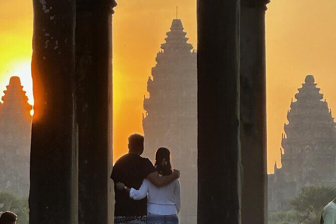 Angkor Wat 1-Day Tour by Private Car or Minivan - Local culture beyond temples: snacks and a Cambodian village stop