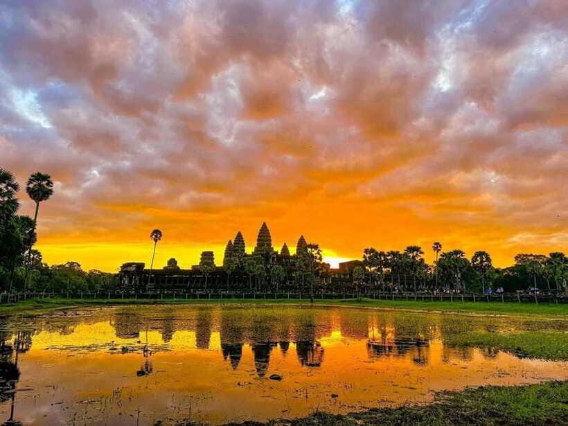Angkor Wat 1 Day with Sunrise Combined tour with (Tuk Tuk) - South Gate of Angkor Thom (Tonle Om Gate): The Start of the Middle Kingdom