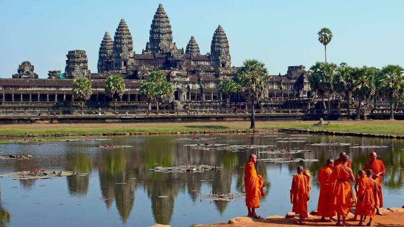Angkor Wat: 2-Day Sunrise and Floating Village Tour - Angkor Wat Sunrise: how the early start pays off
