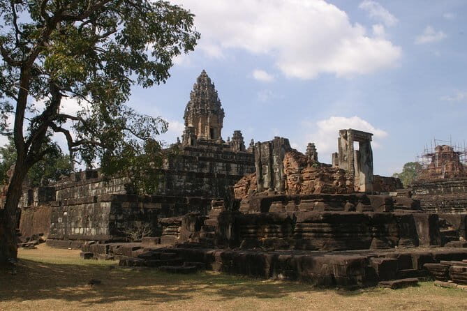 Angkor Wat Cycling Tour - How the Route Works: Back Roads, Safety, and Helmeted Comfort