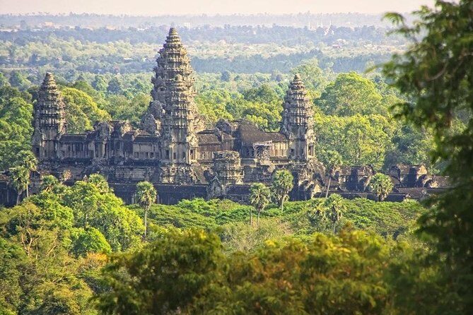 Angkor Wat Private Tour in a Tuk Tuk - Guide commentary: the secret ingredient (especially for the carvings)