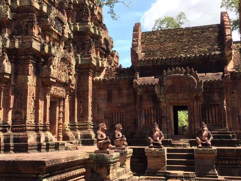 Angkor Wat, Small Circuit Private Tour with Banteay Srei - Hotel pickup, tickets, and the separate entrance advantage
