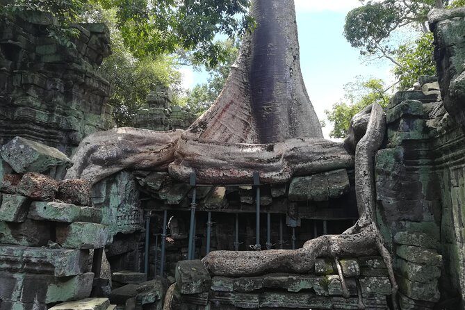 Angkor Wat Small Circuit Tour - Stop 1: Angkor Wat for the biggest-first effect