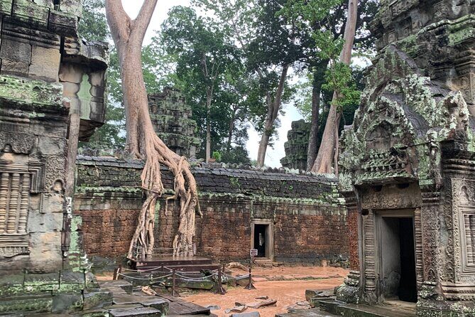 Angkor Wat Small Circuit Tour - Stop 2: Angkor Thom and the South Gate approach