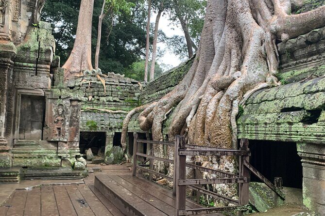 Angkor Wat Small Circuit Tour - Stop 4: Banteay Kdei for the quieter, chamber-filled finale