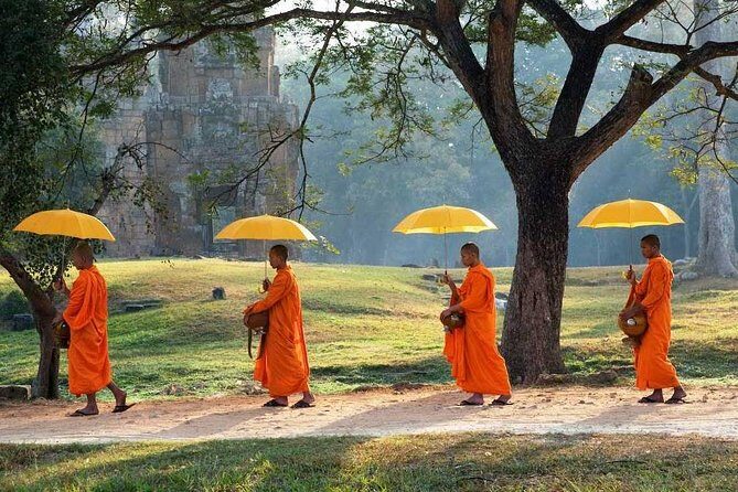 Angkor Wat Small-Group Exploration with Expert Guide - Lunch in or near the national park: expect extra cost
