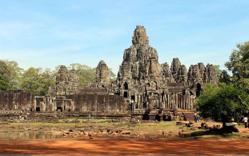 Angkor Wat Small Tour Sunrise With Private Tuk Tuk - Heat, Water, and Cold Towels: Small Comforts That Save Your Morning