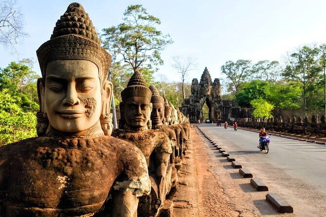 Angkor Wat & Small Tour with Bonteay Srei Temples - Angkor Wat: the giant that deserves context