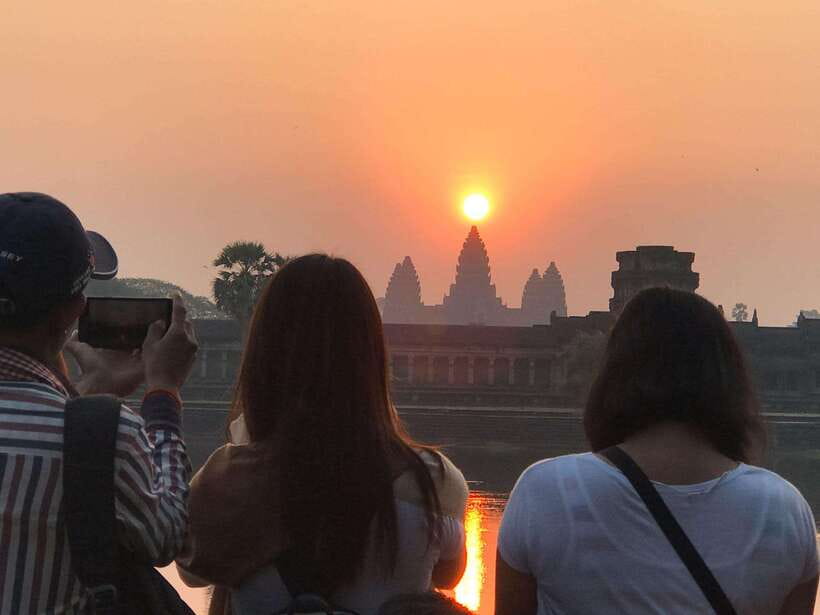 Angkor Wat Sunrise by Vintage Jeep – Private Tour - Sunrise Game Plan: Getting to Angkor Before the Lines Form