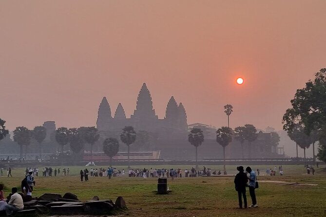 Angkor Wat Sunrise & Highlight The Most Iconic Temple - Bayon Temple and the Faces: Where Daily Life Shows Up