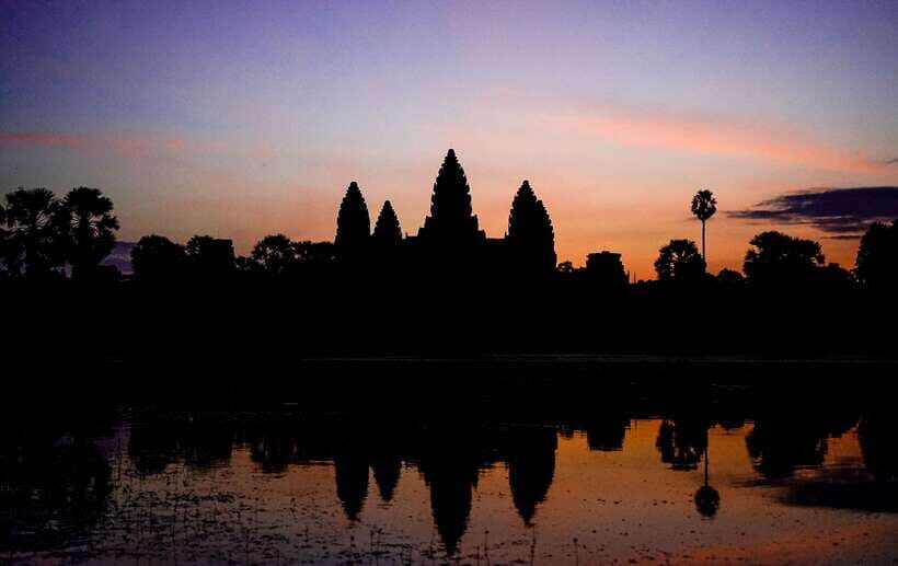 Angkor Wat Sunrise Private Tuk-Tuk Guided Tour - Moving Into Angkor Thom: The Ancient Gate and Bayon’s Faces