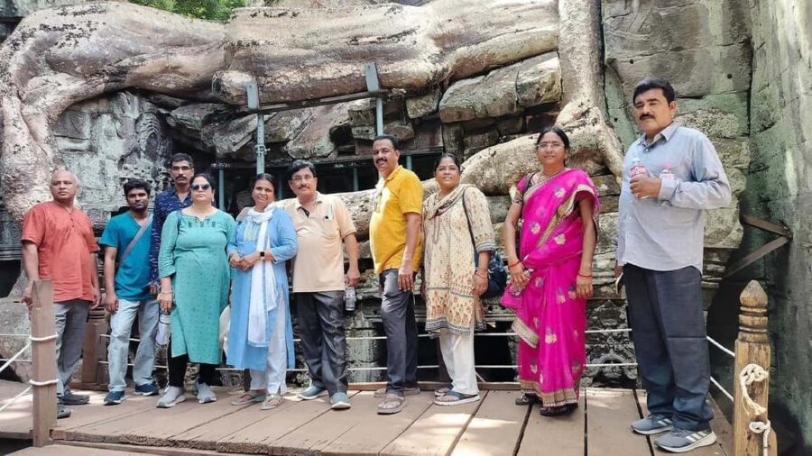 Angkor Wat Sunrise Tour Half-Day (Join-In-Tour) - Ta Prohm (1 Hour): The Tree Roots That Make the Place Feel Alive