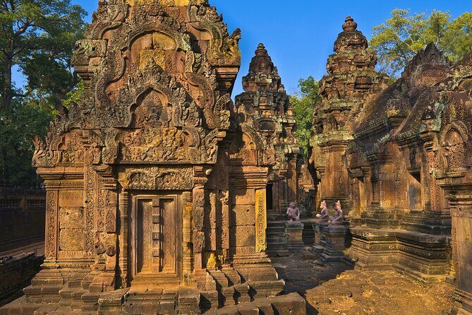 Angkor Wat, Ta Promh, Banteay Srei, Bayon temples Private Tour - Stop 3: Banteay Srei, the Citadel of Women’s fine carving work