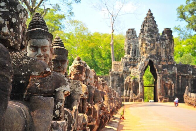 Angkor Wat Temples & Kulen Elephant Forest Day Tour - Ta Prohm and the tree roots: making the most of your 2 hours