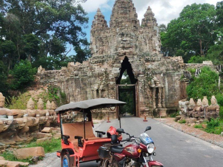 Angkor Wat Tour by Tuk-Tuk with English Speaking Driver - Angkor Wat stop: make the most of the first hour