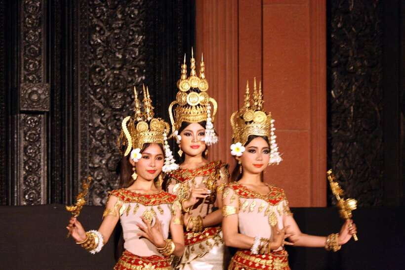 Apsara Dance Show with Dinner by Tuk-Tuk Roundtrip Transfer - Key things to know before you go