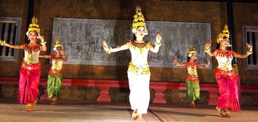 Apsara Dance Show with Dinner by Tuk-Tuk Roundtrip Transfer - Apsara dance and Khmer dinner in one neat 3-hour slot