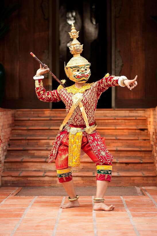 Apsara Performance include Dinner & hotel pick up - Who should book this Apsara Performance?
