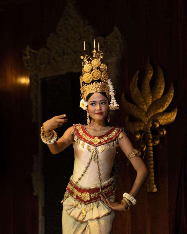 Apsara Theater Performance include dinner & Hotel pick up - Dinner Before the Dancers: What the Set Menu Really Means