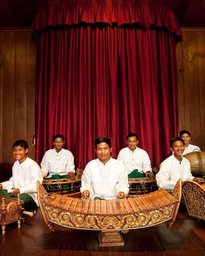 Apsara Theater Performance include dinner & Hotel pick up - The Apsara Performance: Classical Movements, Folk Flavor, and Stage Intimacy
