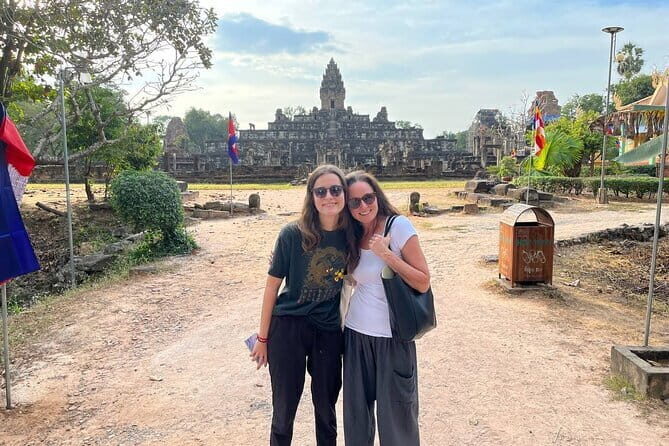 Bakong Temples & Floating Village Tour - Prasat Bakong: the five tiers, moats, and guardian animals
