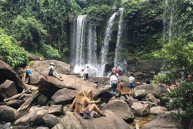 Banteay Srei Temple and Kompong Phluk Village Private Tour - What’s included (and what you’ll want to bring)