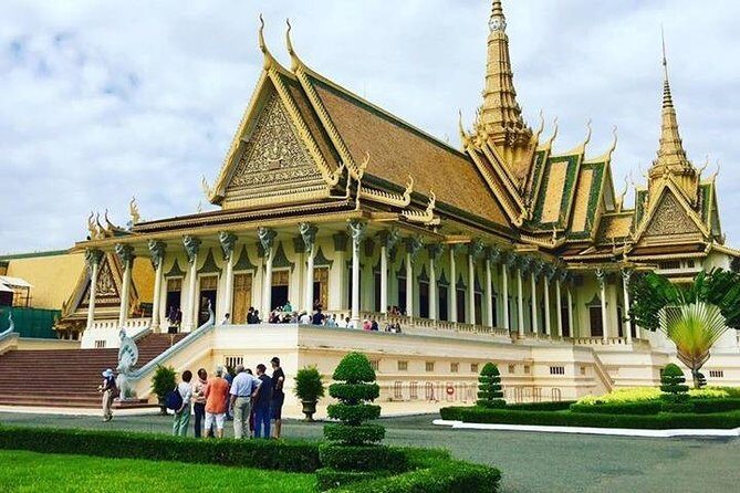 Cambodia 7 Days Private Tour from Angkor Temples to Coastline - Angkor Day: Angkor Wat, Bayon, Ta Prohm, and the Views from Phnom Bakheng