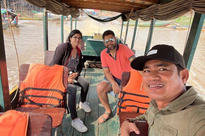 Cambodia Tours Siem Reap Phnom Penh Private Ride By Cars - Stop 3: Skun Spider Village and the Reality of the Food-and-Insects Stop