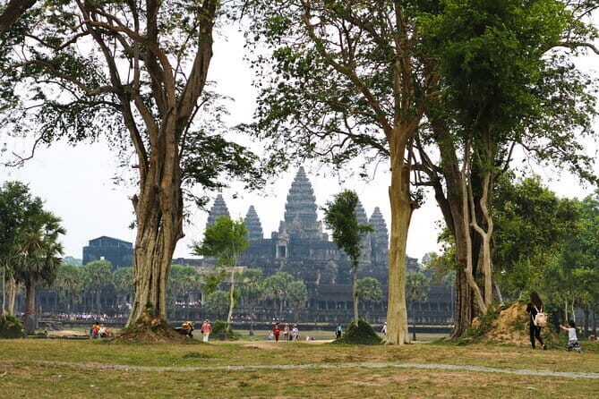 Classic Angkor Wat Sunrise Full Day Private Guide Tour - The private guide edge: why English narration matters at Angkor