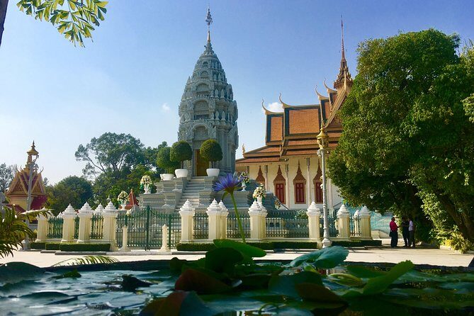 Discover Cambodia 8 Days from Siem Reap to Koh Trong -Phnom Penh - First steps in Siem Reap: airport meet-up and a smooth start