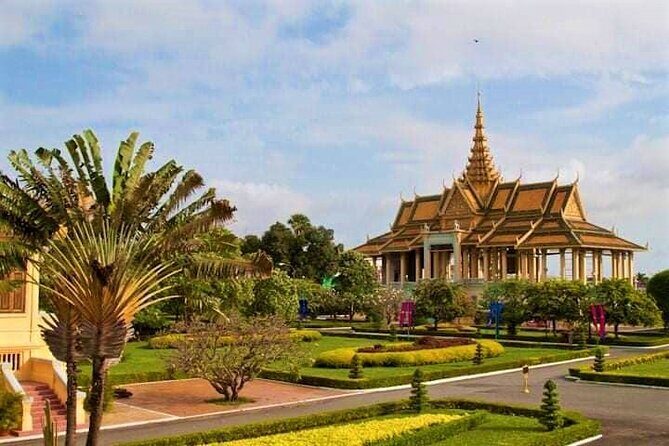 Discover Cambodia 8 Days from Siem Reap to Koh Trong -Phnom Penh - Road day to Kratie and the Mekong crossing toward Koh Trong